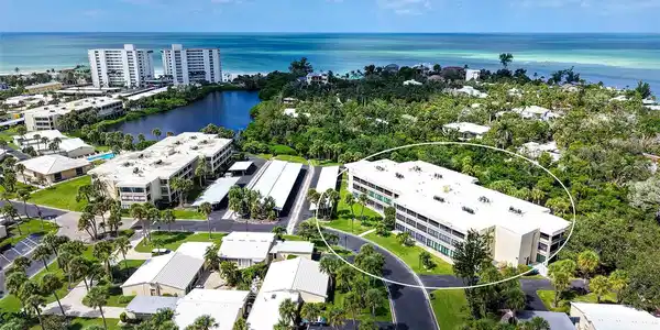 225 HOURGLASS WAY
