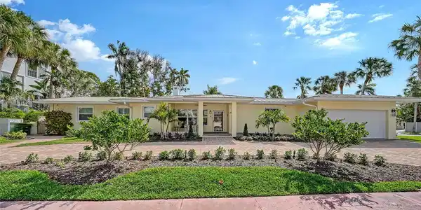 375 N WASHINGTON DRIVE