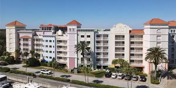 102 YACHT HARBOR DRIVE