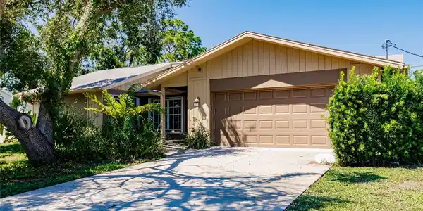 595 E BAFFIN DRIVE