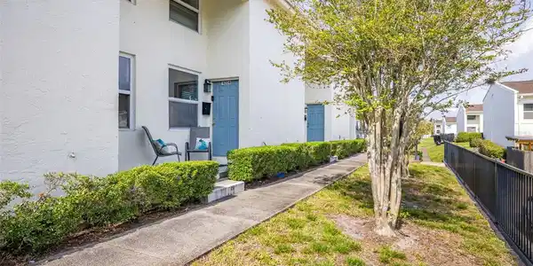4314 LA MORA COURT