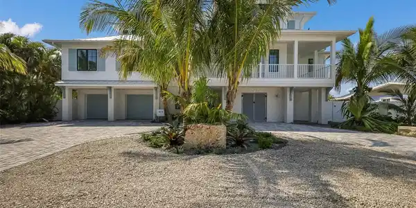 227 S HARBOR DRIVE