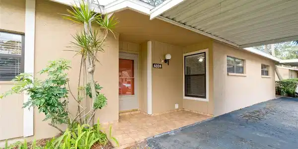 4824 VILLAGE GARDENS