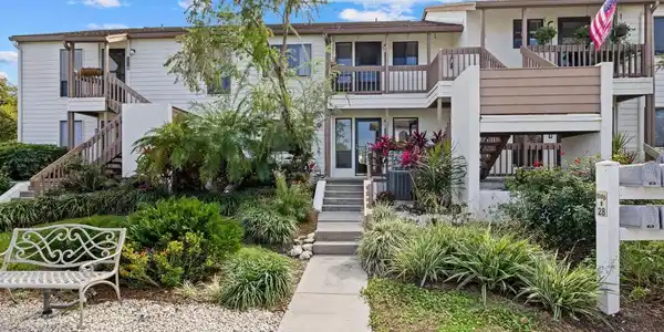 1122 BIRD BAY WAY