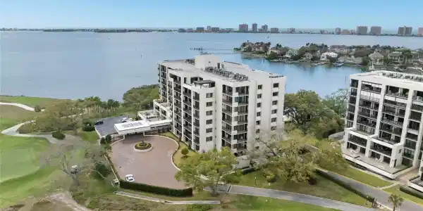 4 BELLEVIEW BOULEVARD