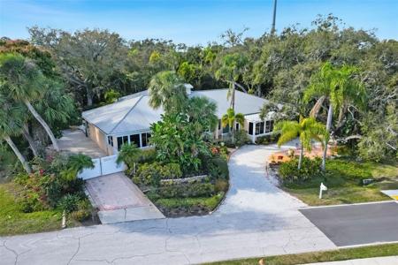 1407 N BAYSHORE DRIVE