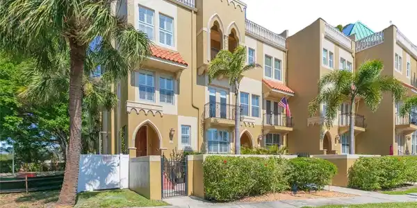 114 E DAVIS BOULEVARD