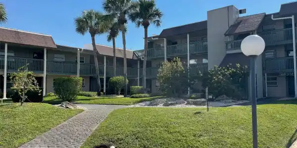 1028 APOLLO BEACH