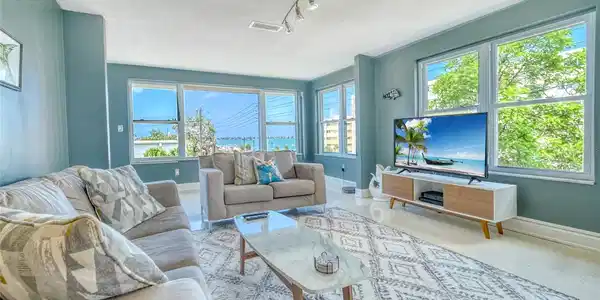 55 HARBOR VIEW