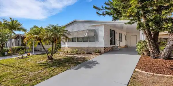 138 PINEWOOD