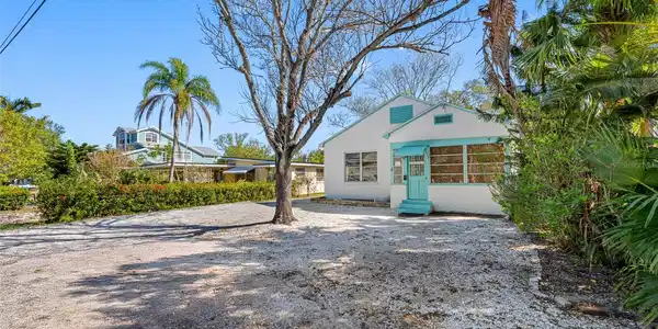1209 BAY PALM BOULEVARD