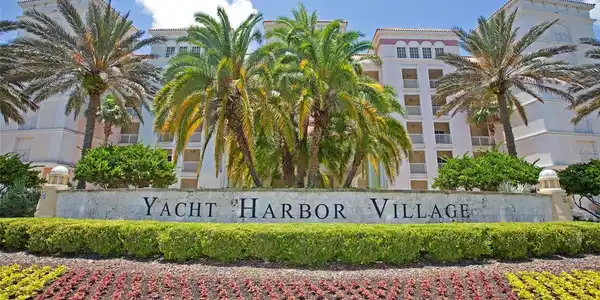 214 YACHT HARBOR DRIVE