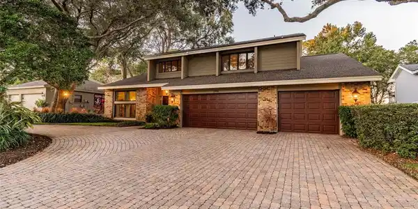 2912 EAGLE ESTATES N