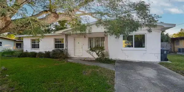 421 COUNTRY CLUB DRIVE