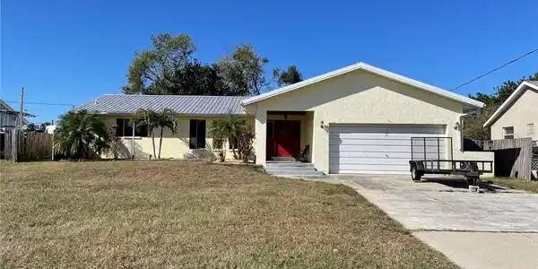6244 FAIRWAY BOULEVARD