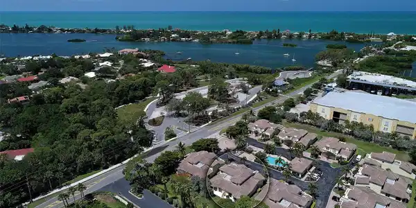 1116 BEACHCOMBER COURT