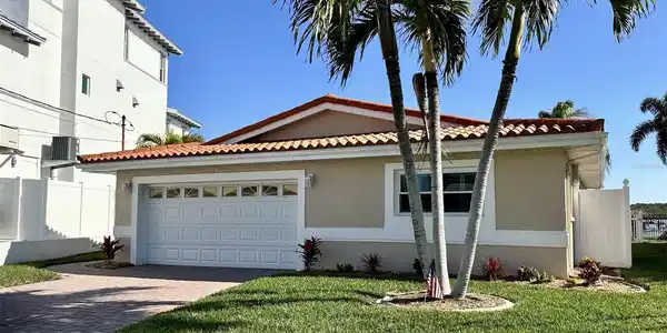 916 BAY POINT DRIVE