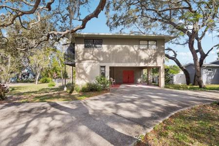 350 FLORIDA BOULEVARD