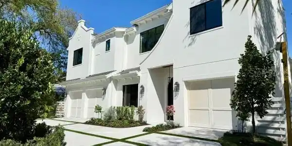 2323 OKOBEE DRIVE