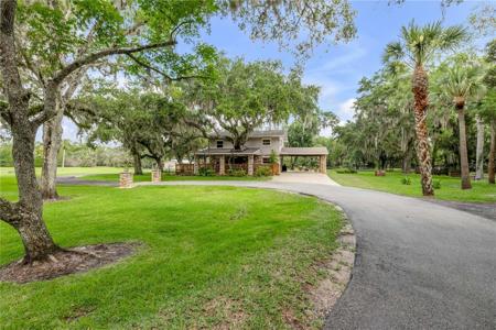 800 HIDDEN OAKS LANE