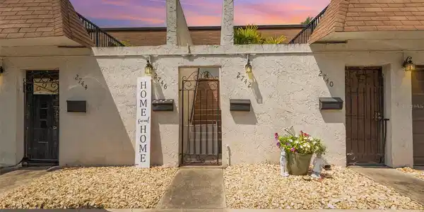 2746 DEMARET DRIVE