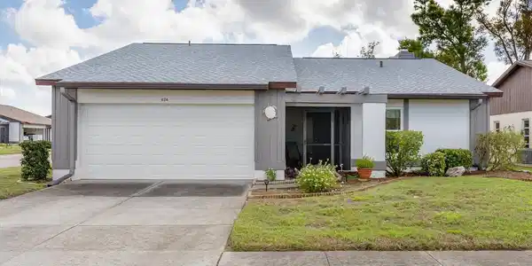 626 DEERWOOD AVENUE