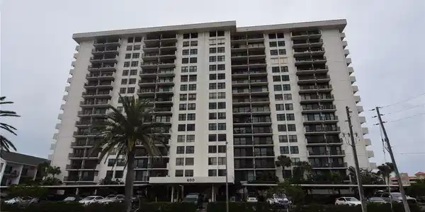 400 ISLAND WAY