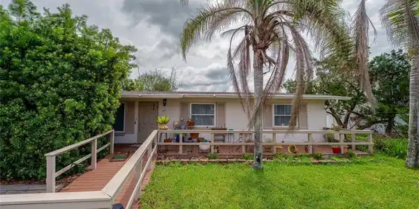 1211 N PENINSULA AVENUE
