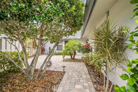 5263 LANDINGS BOULEVARD