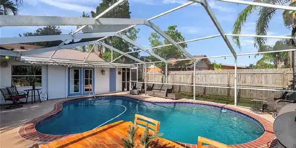 2873 SARAH DRIVE