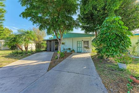 921 41ST STREET COURT W
