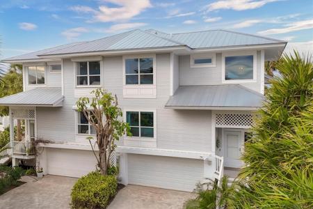 704 S HARBOR DRIVE