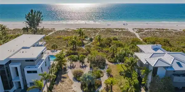 102 SUNSET LANE