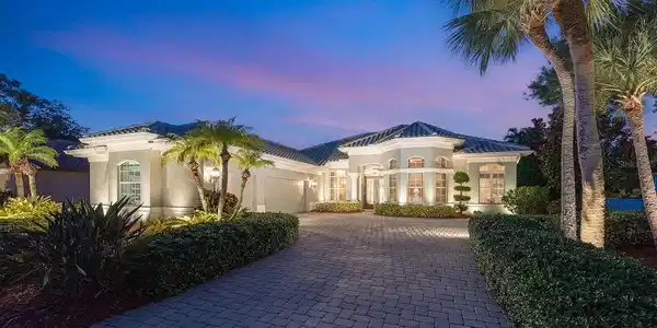 24 GRAND PALMS BOULEVARD
