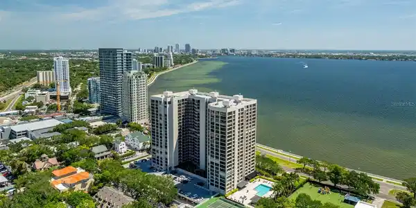 3301 BAYSHORE BOULEVARD