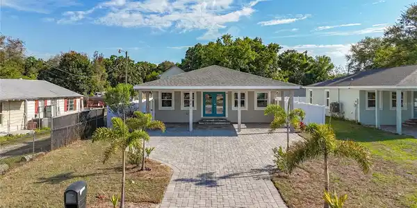 321 21ST STREET W