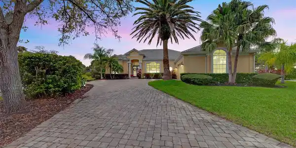 18 SAINT CROIX WAY