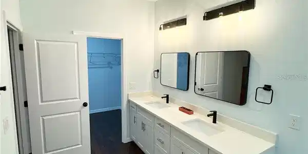 Image 4 Image 4