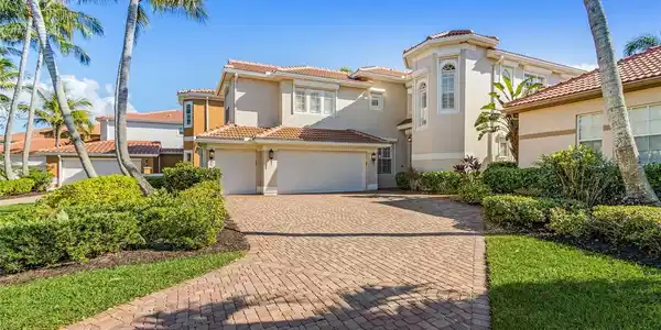 3229 SUNSET KEY CIRCLE