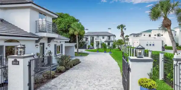 2513 BAYSHORE ROAD
