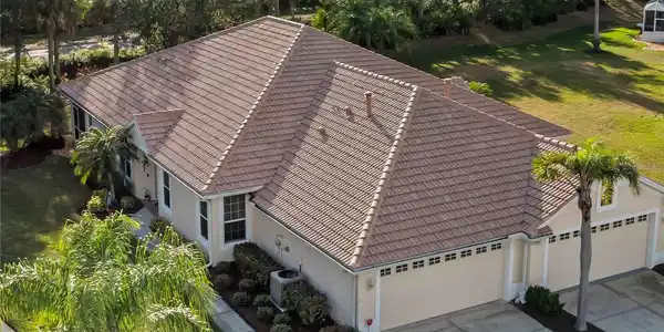 4827 WHISPERING OAKS DRIVE