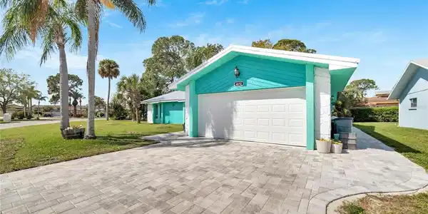 4672 DEWEY DRIVE