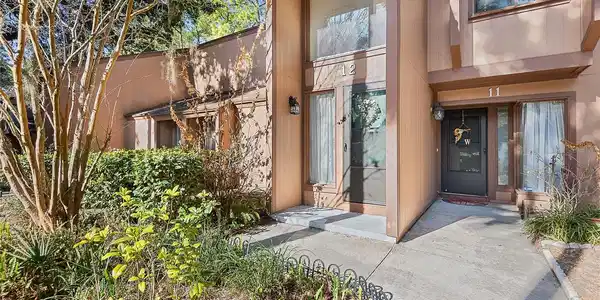 12 GREENBRIAR COURT