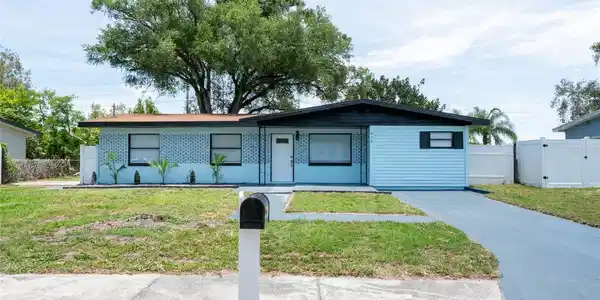 415 COUNTRY CLUB DRIVE