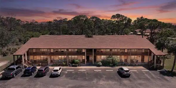 9 QUAILS RUN BOULEVARD