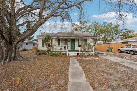 806 33RD STREET COURT W