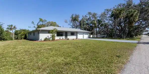 764 CYPRESS ROAD