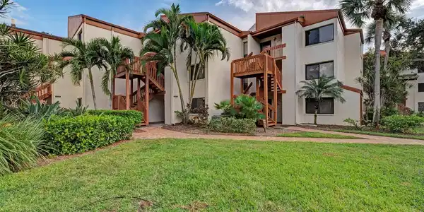 1800 COVE II PLACE
