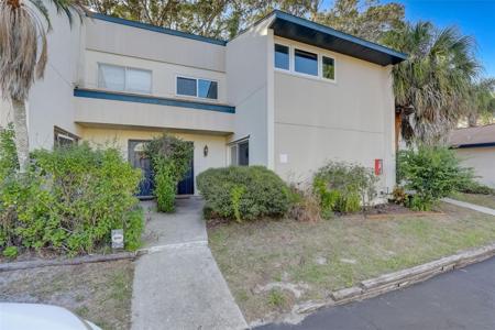 907 BYRON LANE