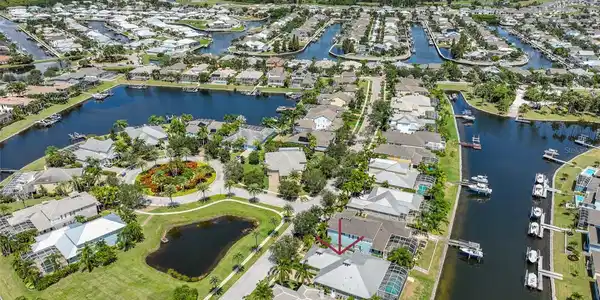 5423 MERRITT ISLAND DRIVE